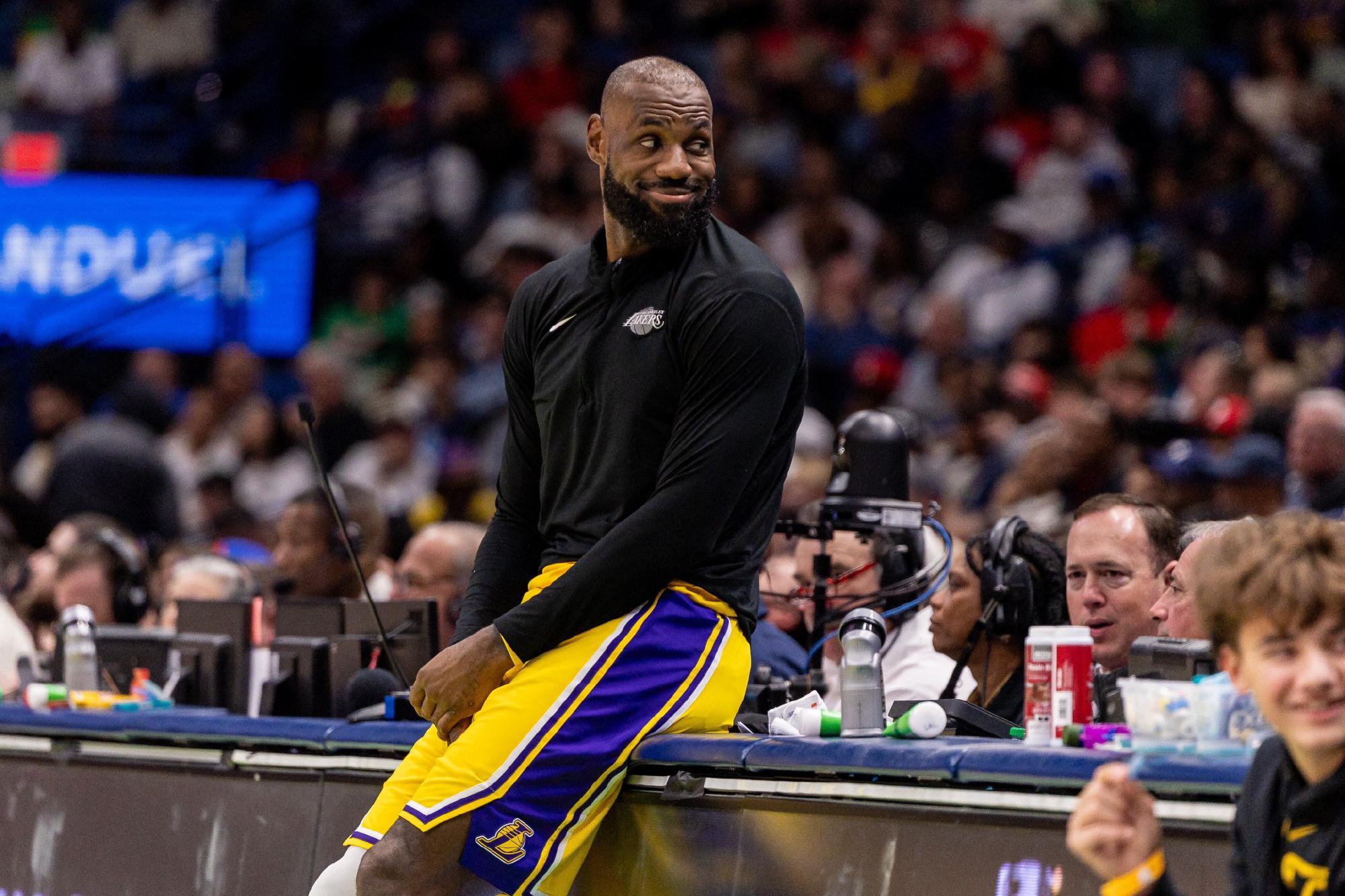 湖人胜鹈鹕取3连胜!詹姆斯1战轰下3大纪录,东契奇该向他学2件事