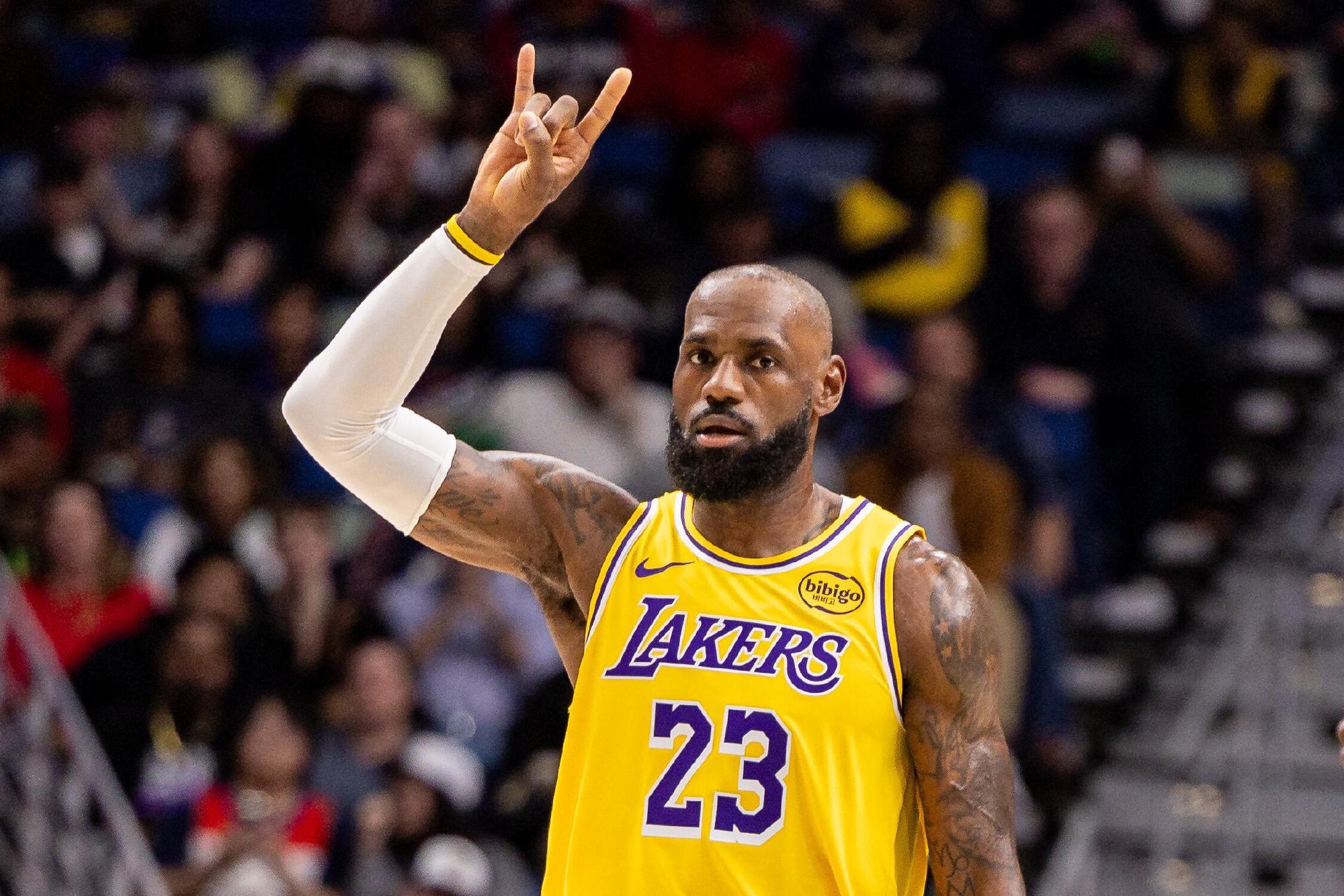 湖人胜鹈鹕取3连胜!詹姆斯1战轰下3大纪录,东契奇该向他学2件事