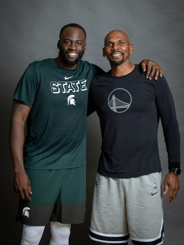 都是校友！太阳老板&amp;amp;追梦&amp;amp;小乔&amp;amp;蒂尔曼等人返校参加篮球活动